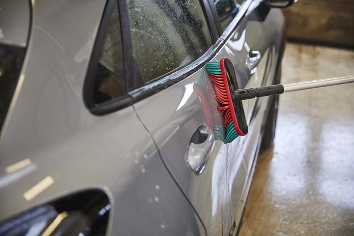 PAVA undervognsbehandling - Trin 10 - Afvaskning og aftørringen af bil