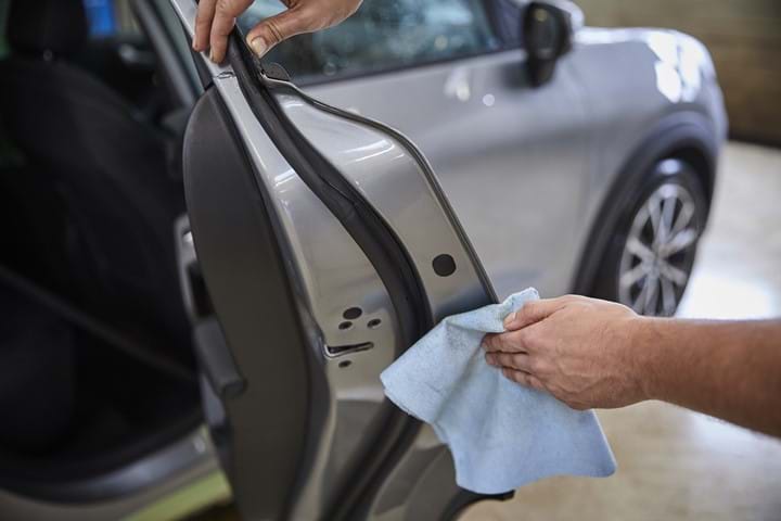 PAVA undervognsbehandling - Trin 9 - Montering af nye gummipropper